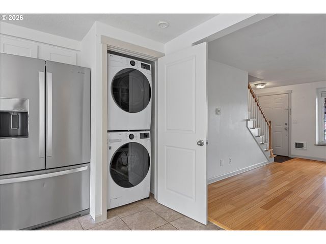1255 Nw TRAIL Ave 1, Portland, OR 97229