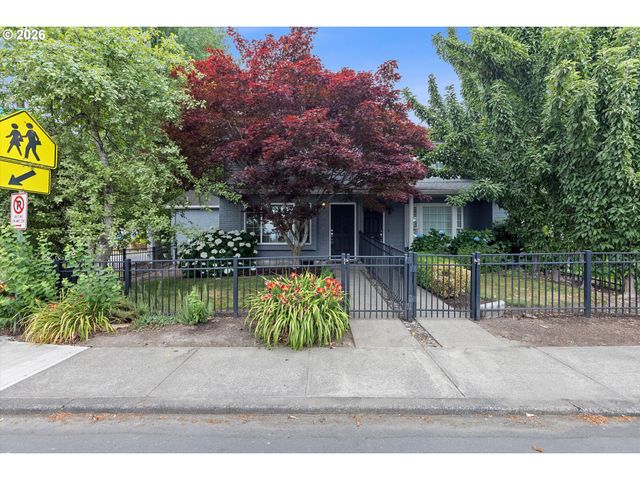 1255 Nw TRAIL Ave 1, Portland, OR 97229