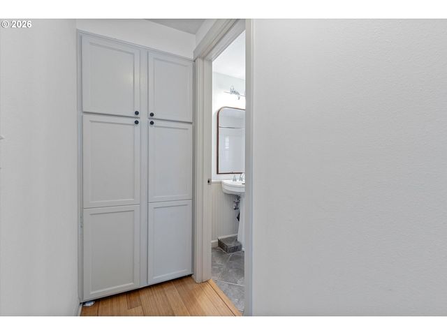 1255 Nw TRAIL Ave 1, Portland, OR 97229