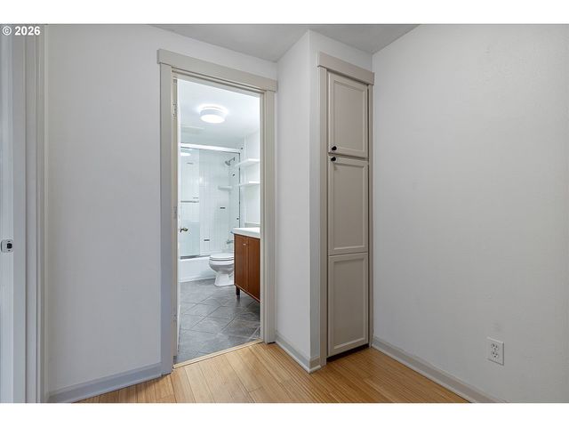 1255 Nw TRAIL Ave 1, Portland, OR 97229