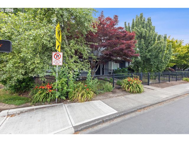 1255 Nw TRAIL Ave 1, Portland, OR 97229