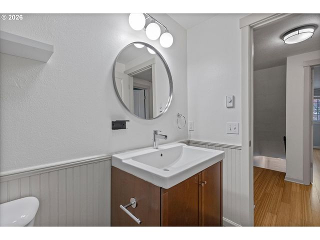 1255 Nw TRAIL Ave 1, Portland, OR 97229