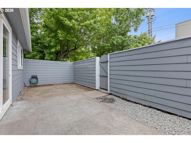 1255 Nw TRAIL Ave 1, Portland, OR 97229