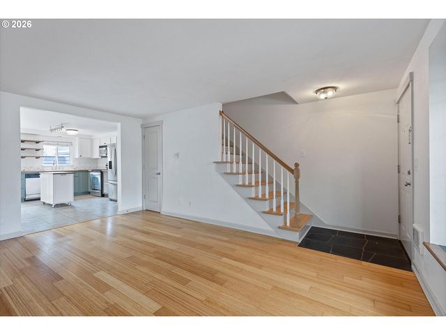 1255 Nw TRAIL Ave 1, Portland, OR 97229