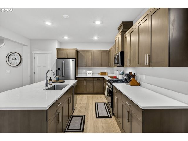 6490 Se 21ST St, Gresham, OR 97080