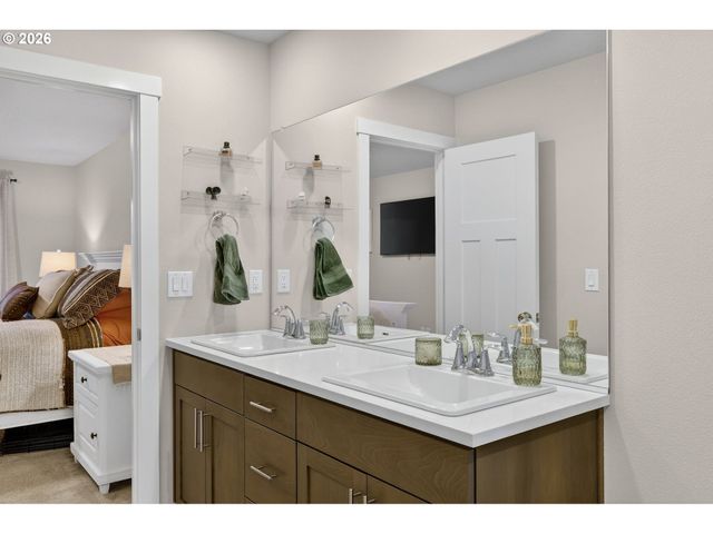 6490 Se 21ST St, Gresham, OR 97080