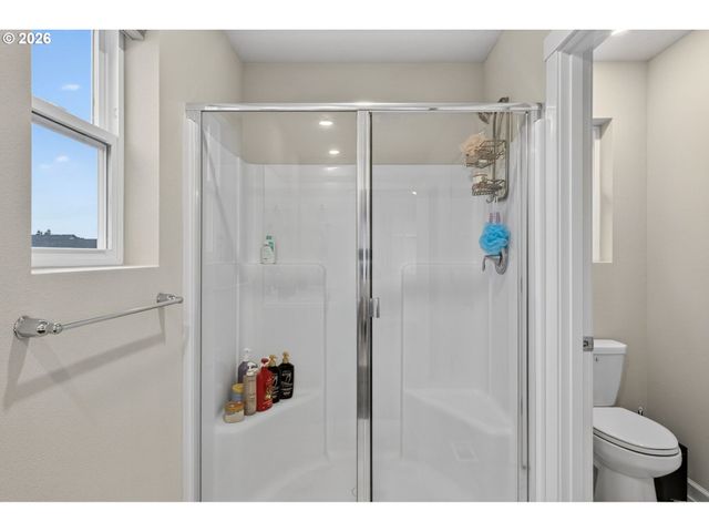 6490 Se 21ST St, Gresham, OR 97080