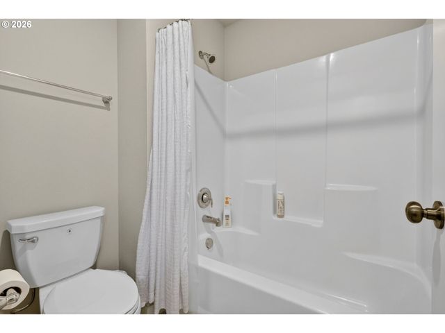 6490 Se 21ST St, Gresham, OR 97080