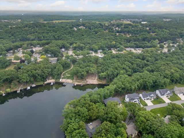 3801 Keeweenaw Drive, Grand Rapids, MI 49525