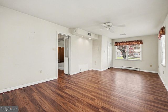 11 RANDI RD, Enola, PA 17025