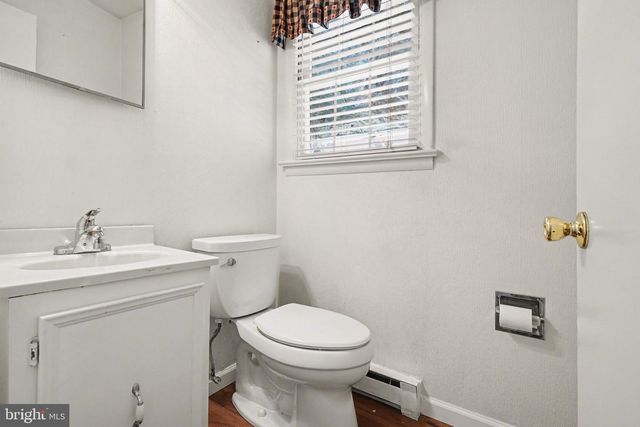11 RANDI RD, Enola, PA 17025