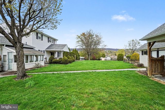 11 RANDI RD, Enola, PA 17025