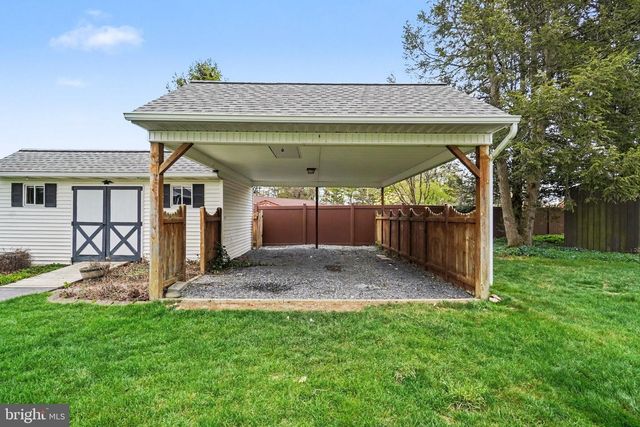 11 RANDI RD, Enola, PA 17025