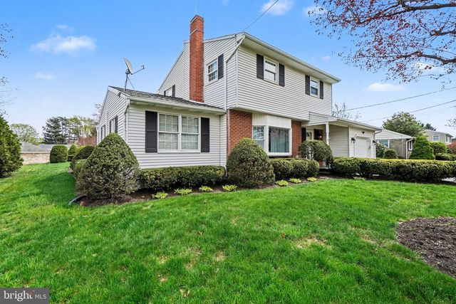 11 RANDI RD, Enola, PA 17025