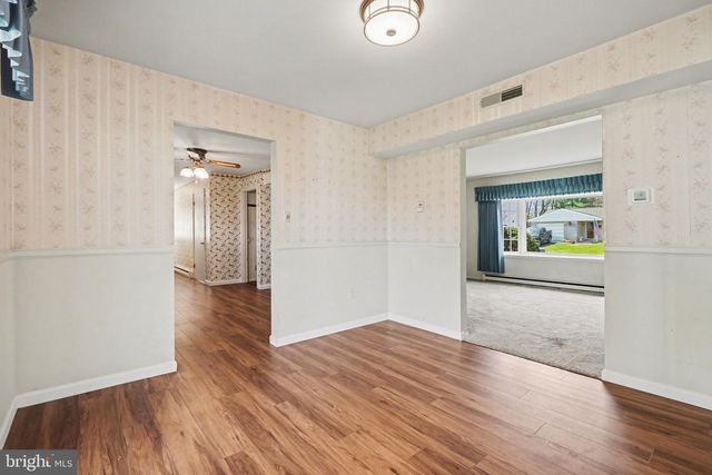 11 RANDI RD, Enola, PA 17025