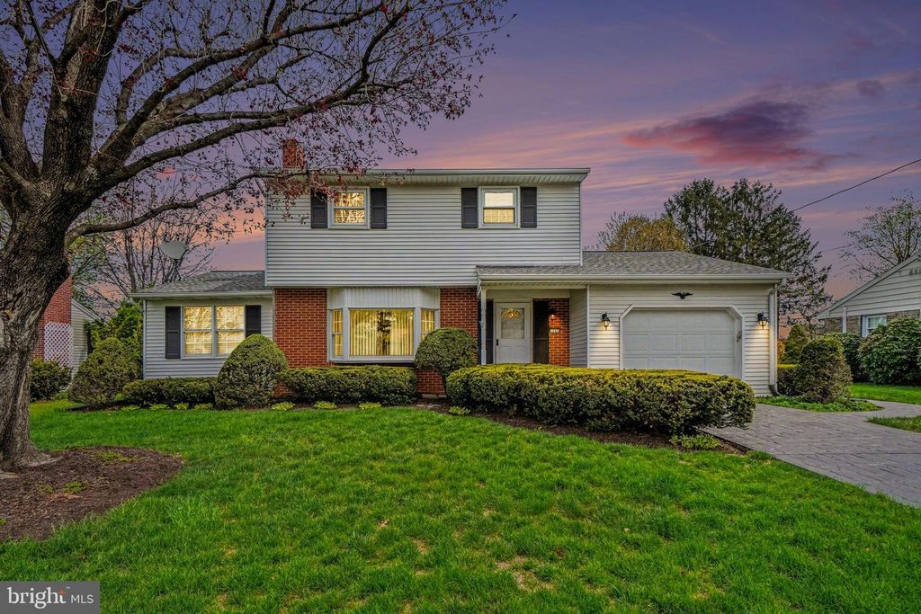 11 RANDI RD, Enola, PA 17025