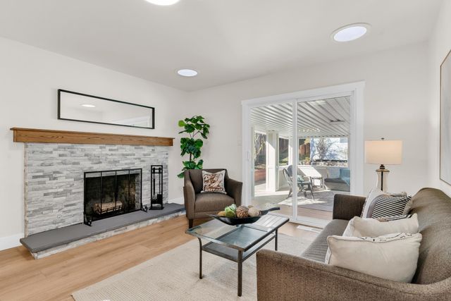 1021 Morello Ave, Martinez, CA 94553