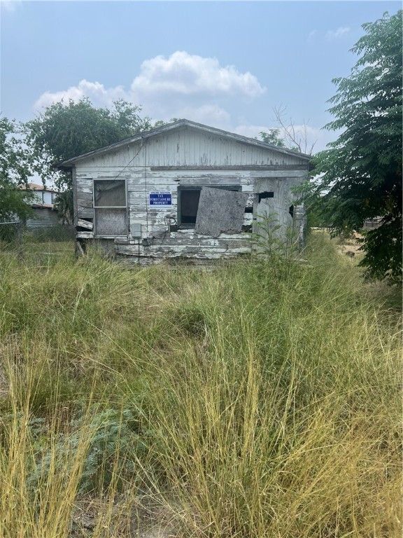 938 Indiana St, Robstown, TX 78380