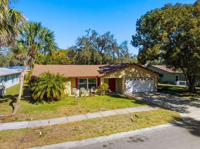 8035 GLENEAGLE DRIVE, Port Richey, FL 34668