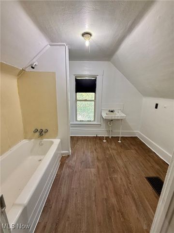 220 Oaklawn Avenue, Woodsfield, OH 43793