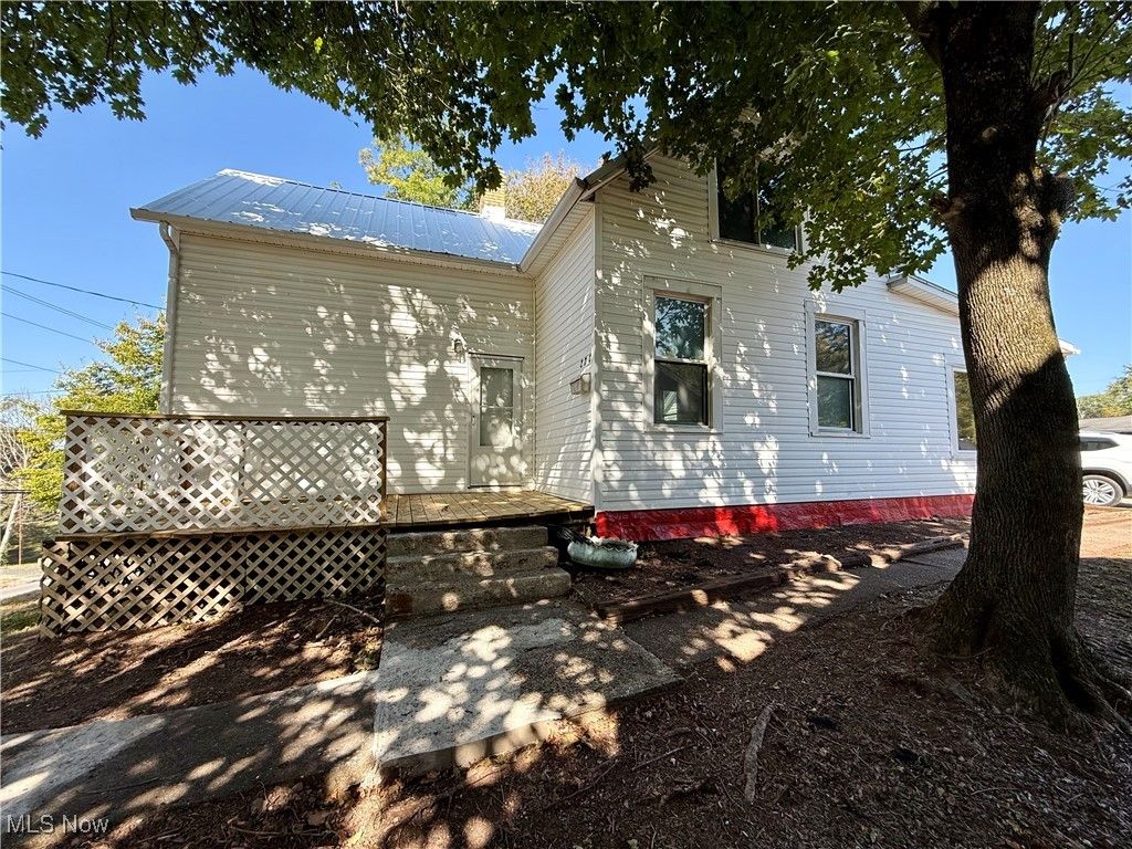 220 Oaklawn Avenue, Woodsfield, OH 43793