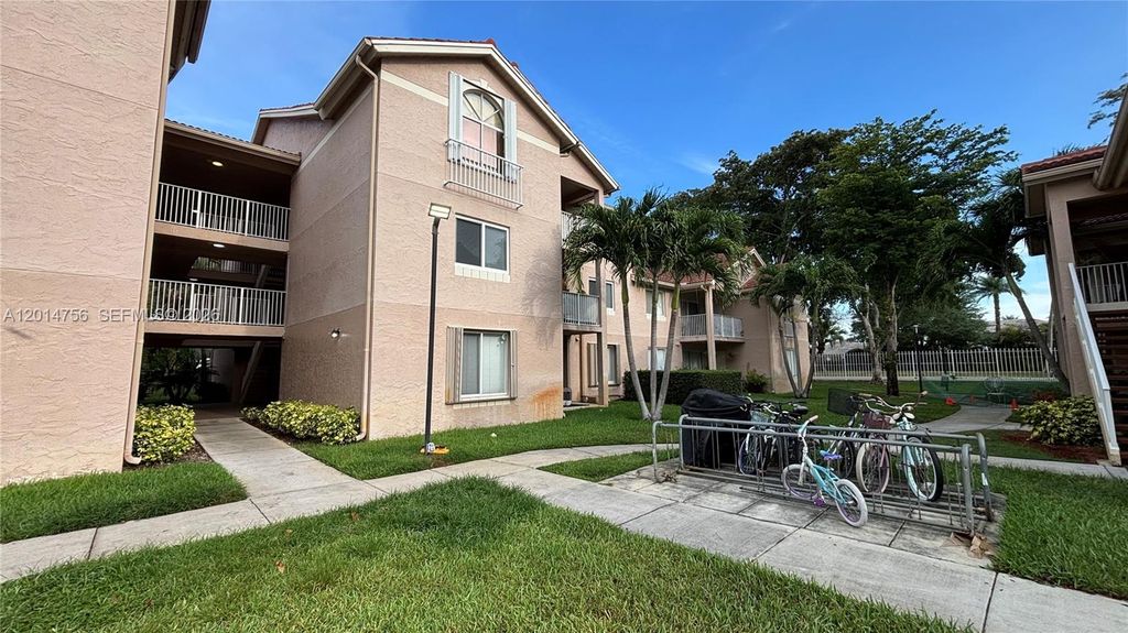 10420 SW 158th Court 105, Miami, FL 33196