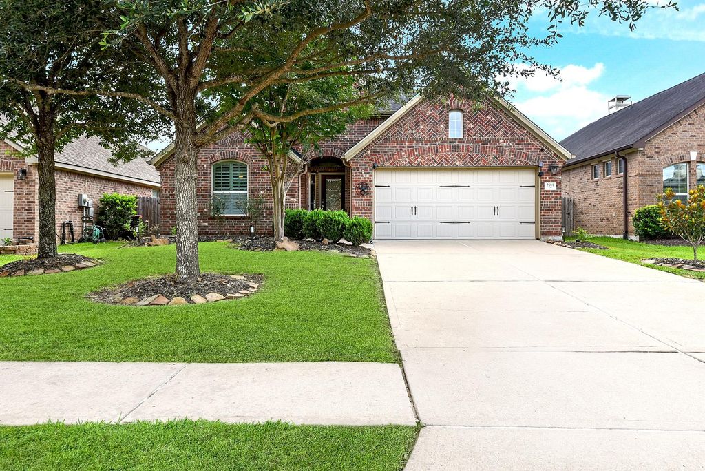 2911 Fair Chase Drive, Katy, TX 77494