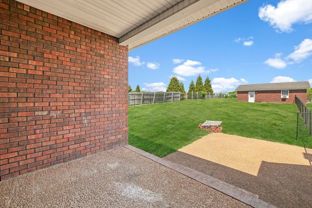 1815 Hartsville Pike, Gallatin, TN 37066