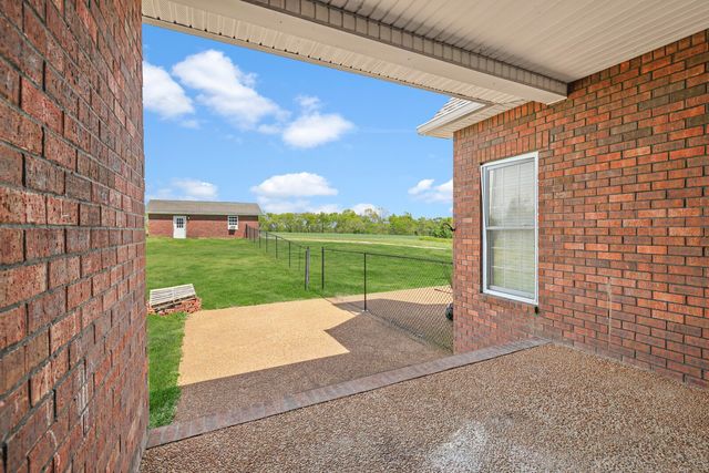 1815 Hartsville Pike, Gallatin, TN 37066