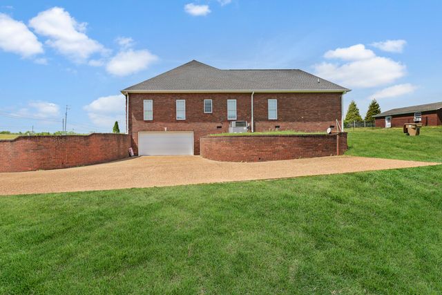 1815 Hartsville Pike, Gallatin, TN 37066