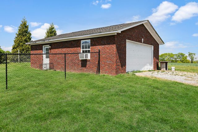 1815 Hartsville Pike, Gallatin, TN 37066