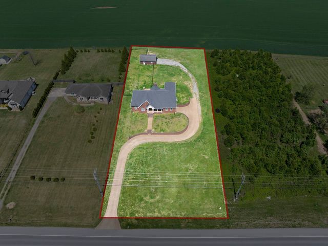 1815 Hartsville Pike, Gallatin, TN 37066