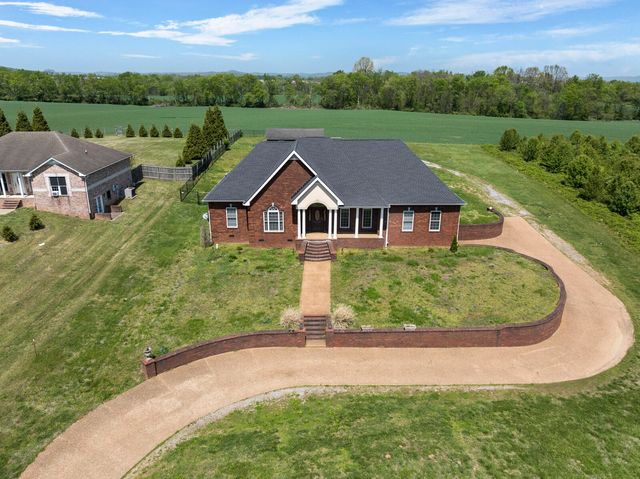 1815 Hartsville Pike, Gallatin, TN 37066