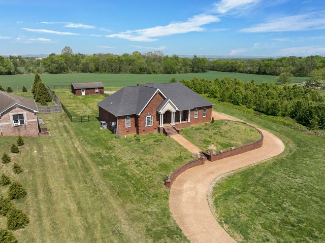 1815 Hartsville Pike, Gallatin, TN 37066