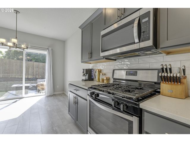 1825 Everett St, Forest Grove, OR 97116
