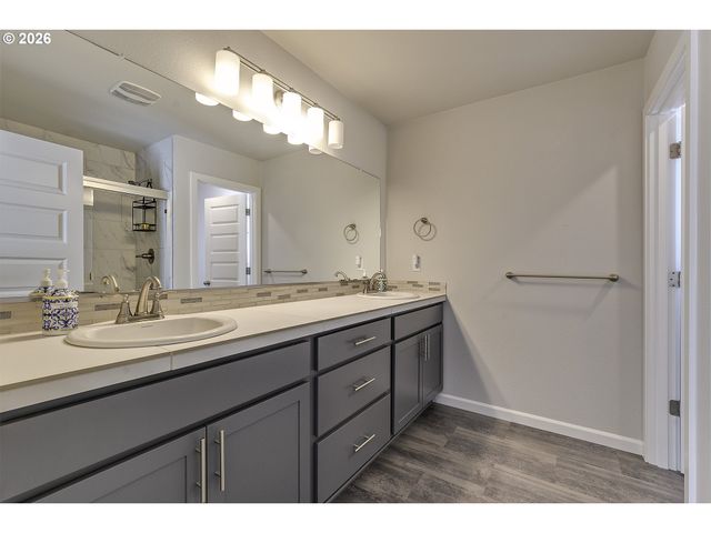 1825 Everett St, Forest Grove, OR 97116