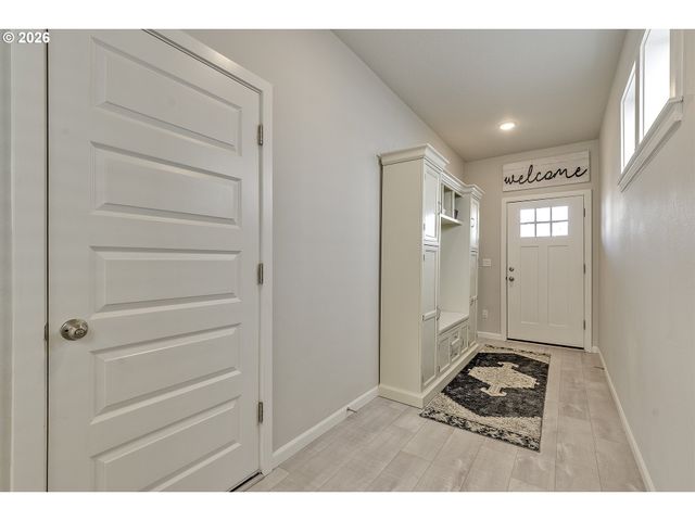 1825 Everett St, Forest Grove, OR 97116