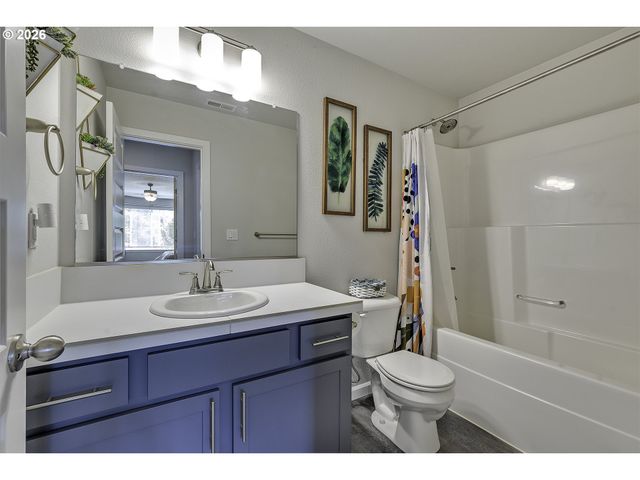 1825 Everett St, Forest Grove, OR 97116