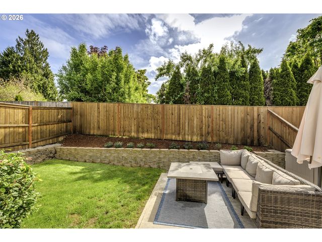 1825 Everett St, Forest Grove, OR 97116