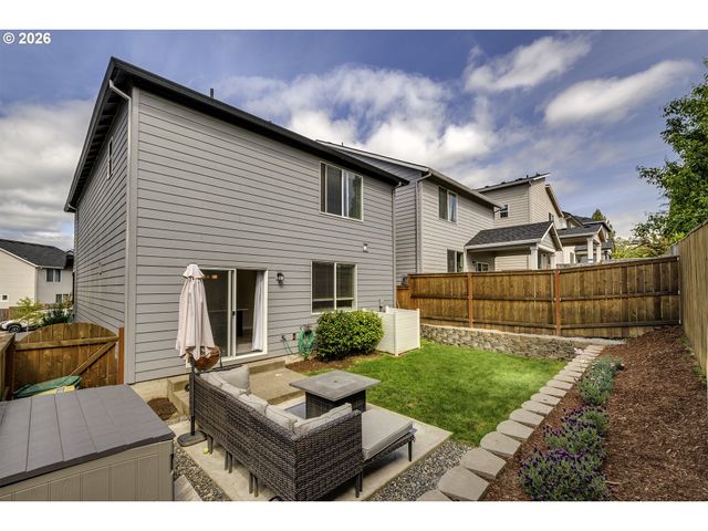 1825 Everett St, Forest Grove, OR 97116