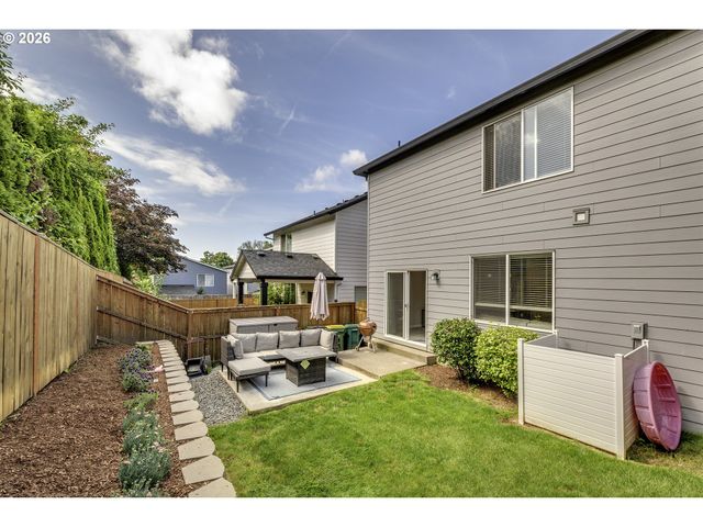1825 Everett St, Forest Grove, OR 97116