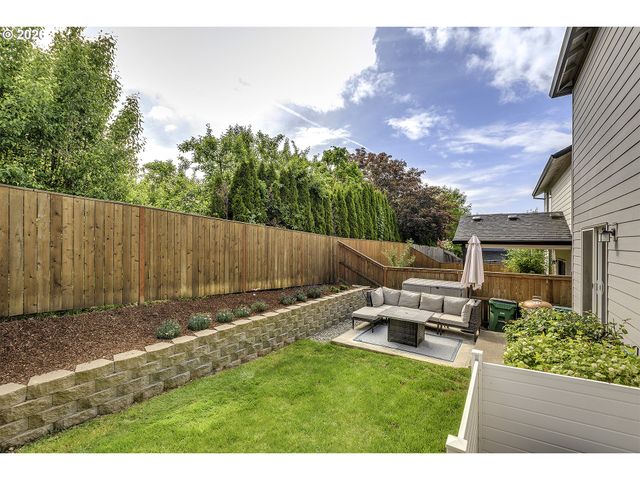1825 Everett St, Forest Grove, OR 97116