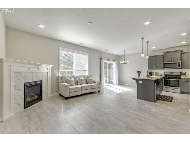 1825 Everett St, Forest Grove, OR 97116