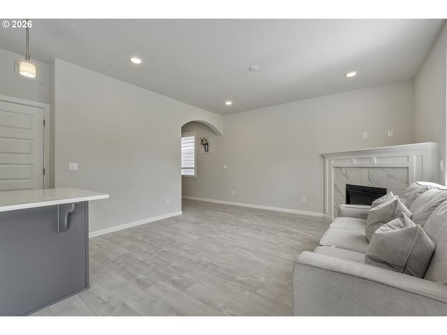 1825 Everett St, Forest Grove, OR 97116