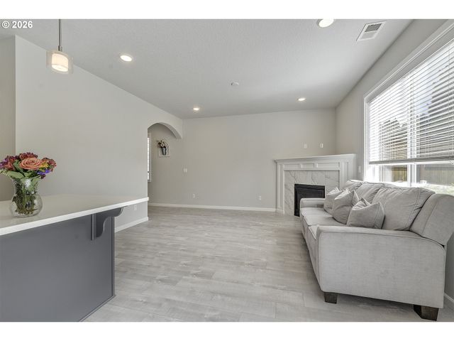 1825 Everett St, Forest Grove, OR 97116