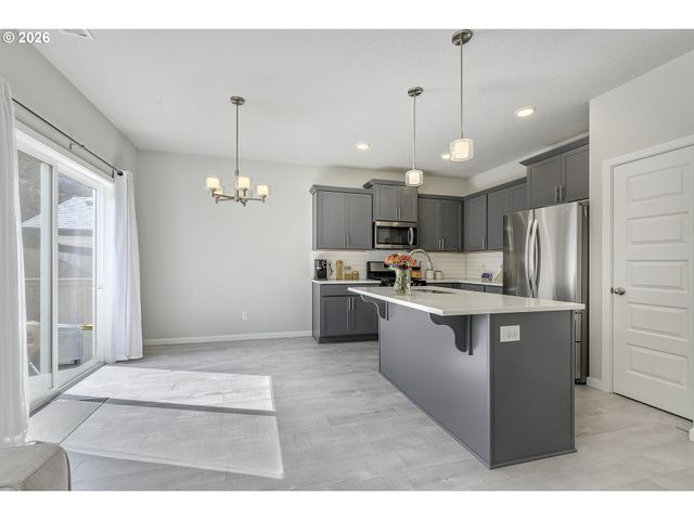 1825 Everett St, Forest Grove, OR 97116