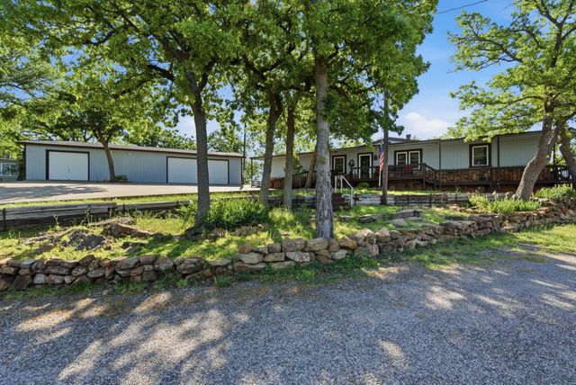 1069 Kennon Point, Palo Pinto, TX 76484