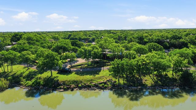 1069 Kennon Point, Palo Pinto, TX 76484