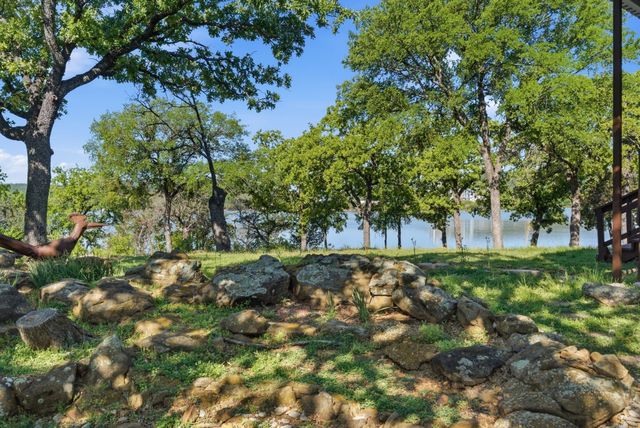 1069 Kennon Point, Palo Pinto, TX 76484