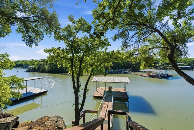 1069 Kennon Point, Palo Pinto, TX 76484